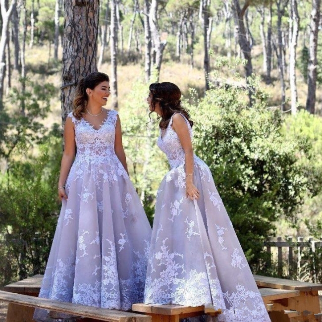 Elegant Straps Appliques V-Neck Sleeveless Summer Bridesmaid Dress