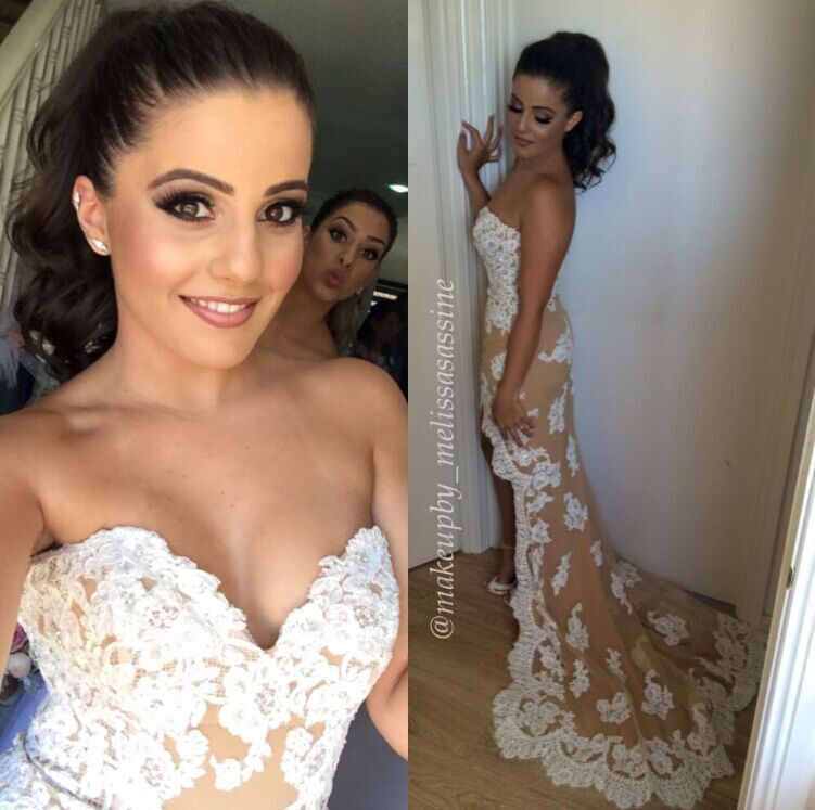 Lace Applique Asymmetrical Sexy Trumpt Bridesmaid Dresses UK Court Train Sweetheart Neck Spring Maid of Honor Dresses