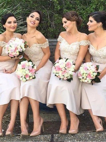 Off-the-Shoulder Short Lace Bridesmaids Dress | Glamorous Maid of Hornor Dresses Online_1